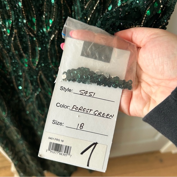 NWT Mac Duggal 5451 Green Beaded Long Sleeve Gown - Picture 5 of 9